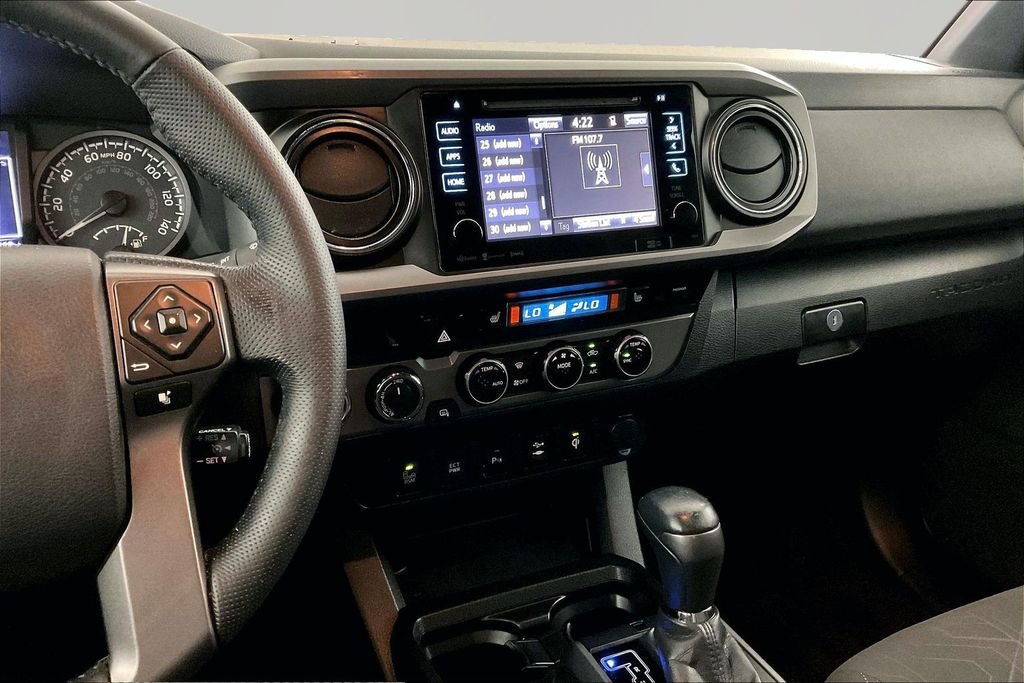 Used 2016 Toyota Tacoma TRD Off-Road w/ Premium & Technology Package image 9