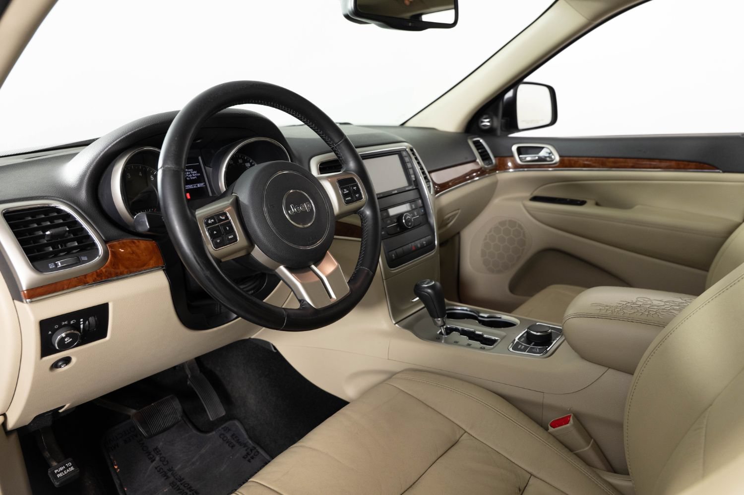 Used 2011 Jeep Grand Cherokee Limited AWD/4WD image 13