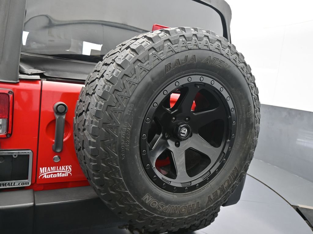 Used 2014 Jeep Wrangler Unlimited Rubicon image 36