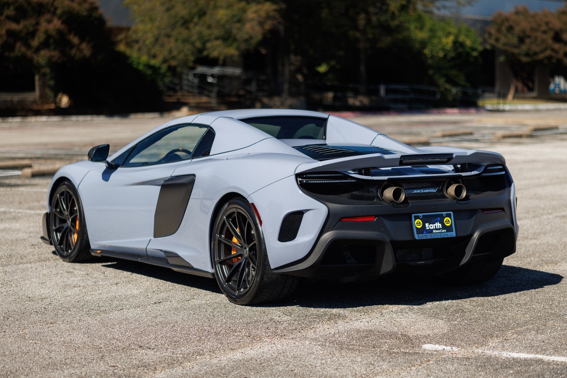 Used 2016 McLaren 675LT Spider image 40