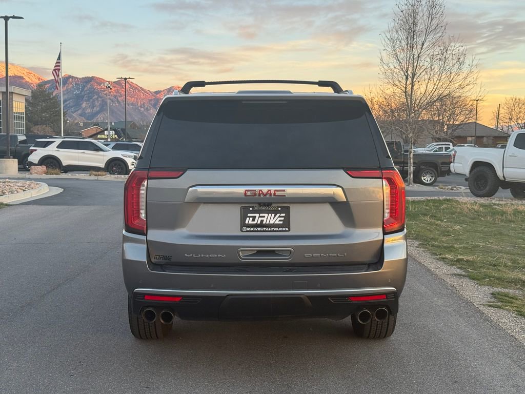 Used 2021 GMC Yukon XL Denali w/ Denali Premium Package image 11