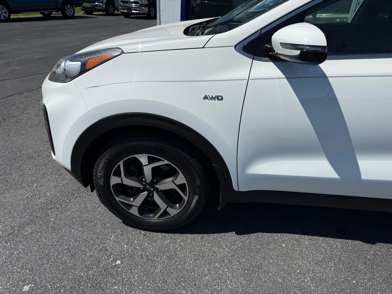 Used 2020 Kia Sportage LX w/ LX Popular Package AWD/4WD image 3