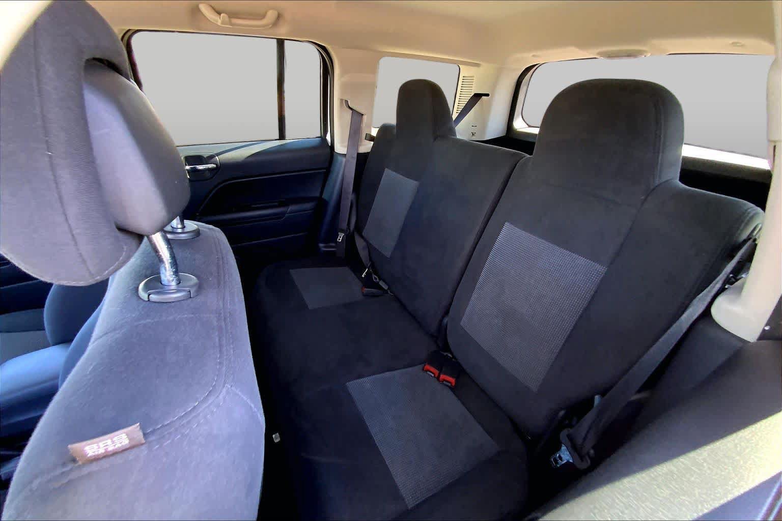 Used 2016 Jeep Patriot Sport w/ Power Value Group FWD image 21