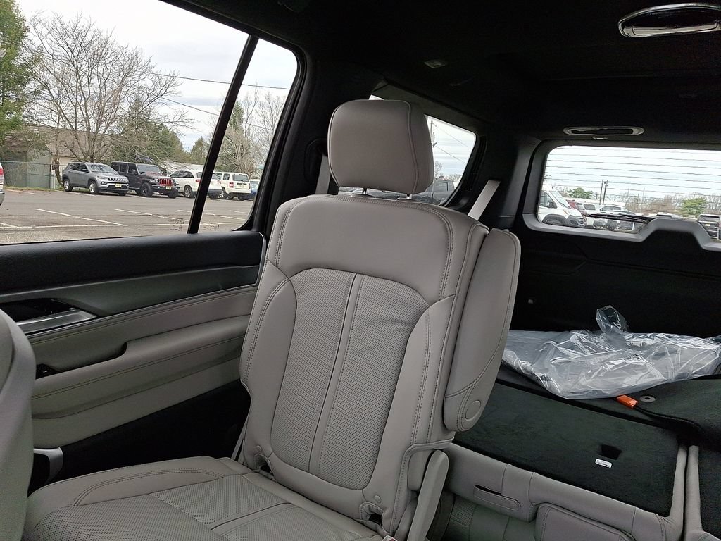 New 2026 Jeep Grand Wagoneer Limited w/ Premium Group II AWD/4WD image 13