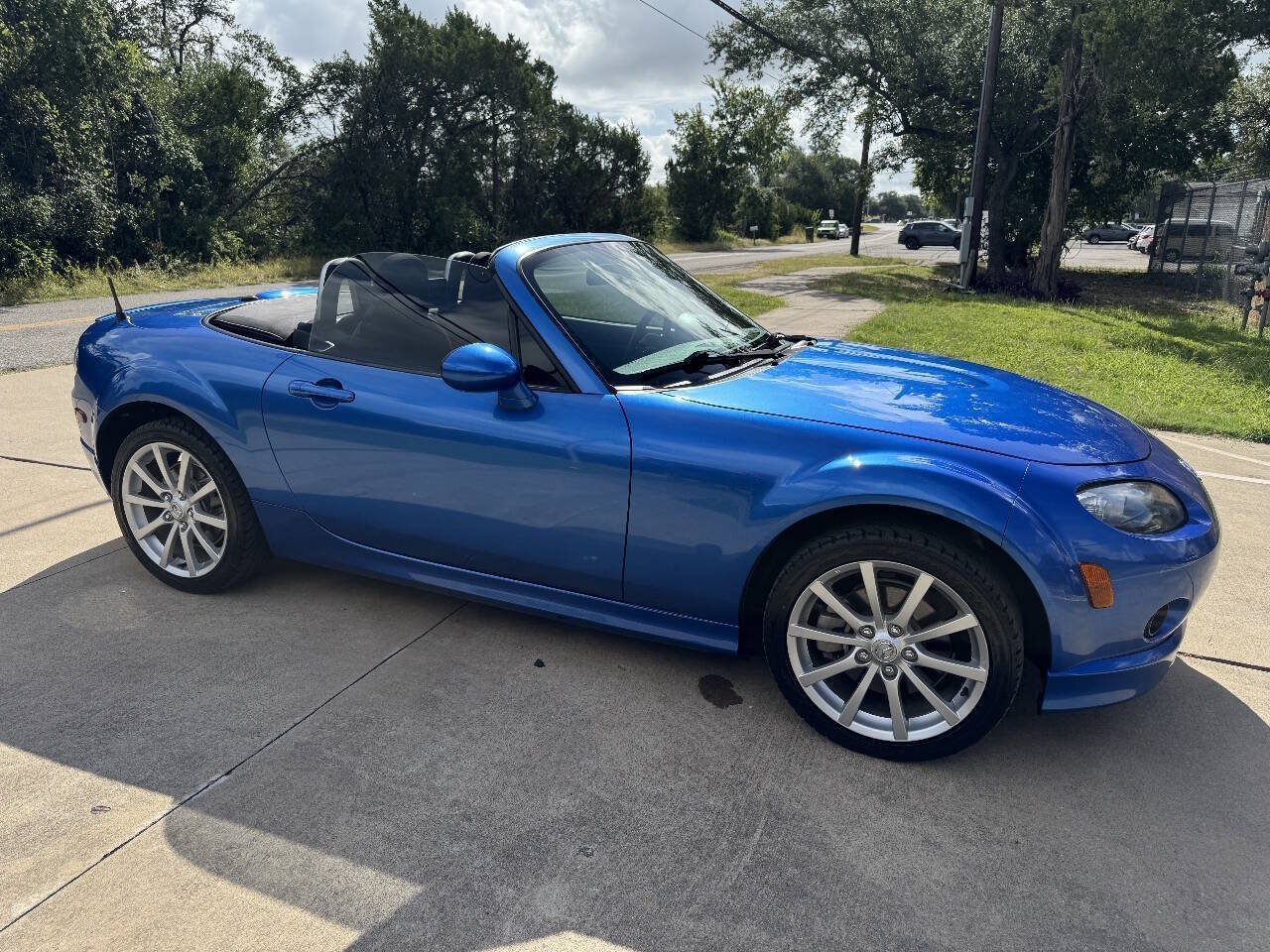 Used 2006 MAZDA MX-5 Miata Sport w/ Appearance Pkg RWD image 12
