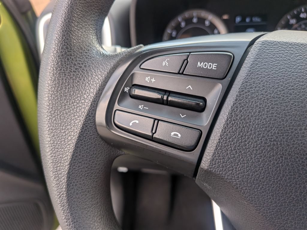 Used 2020 Hyundai Venue SE FWD image 25