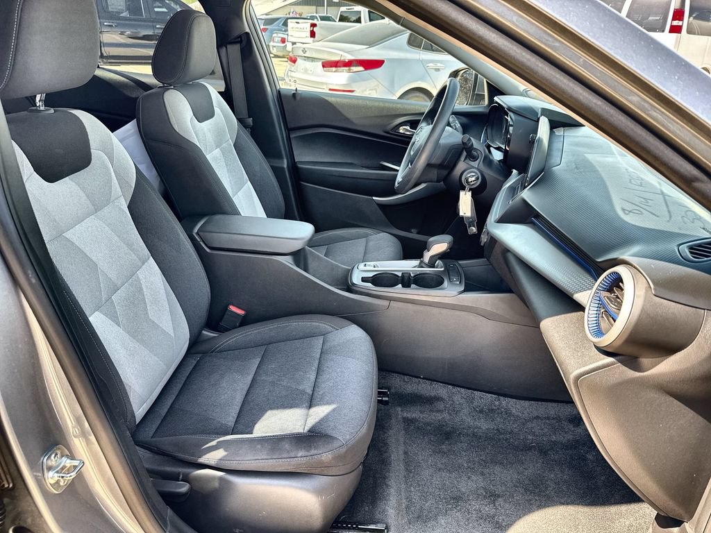Certified 2024 Chevrolet Trax LS w/ LS Convenience Package FWD image 23