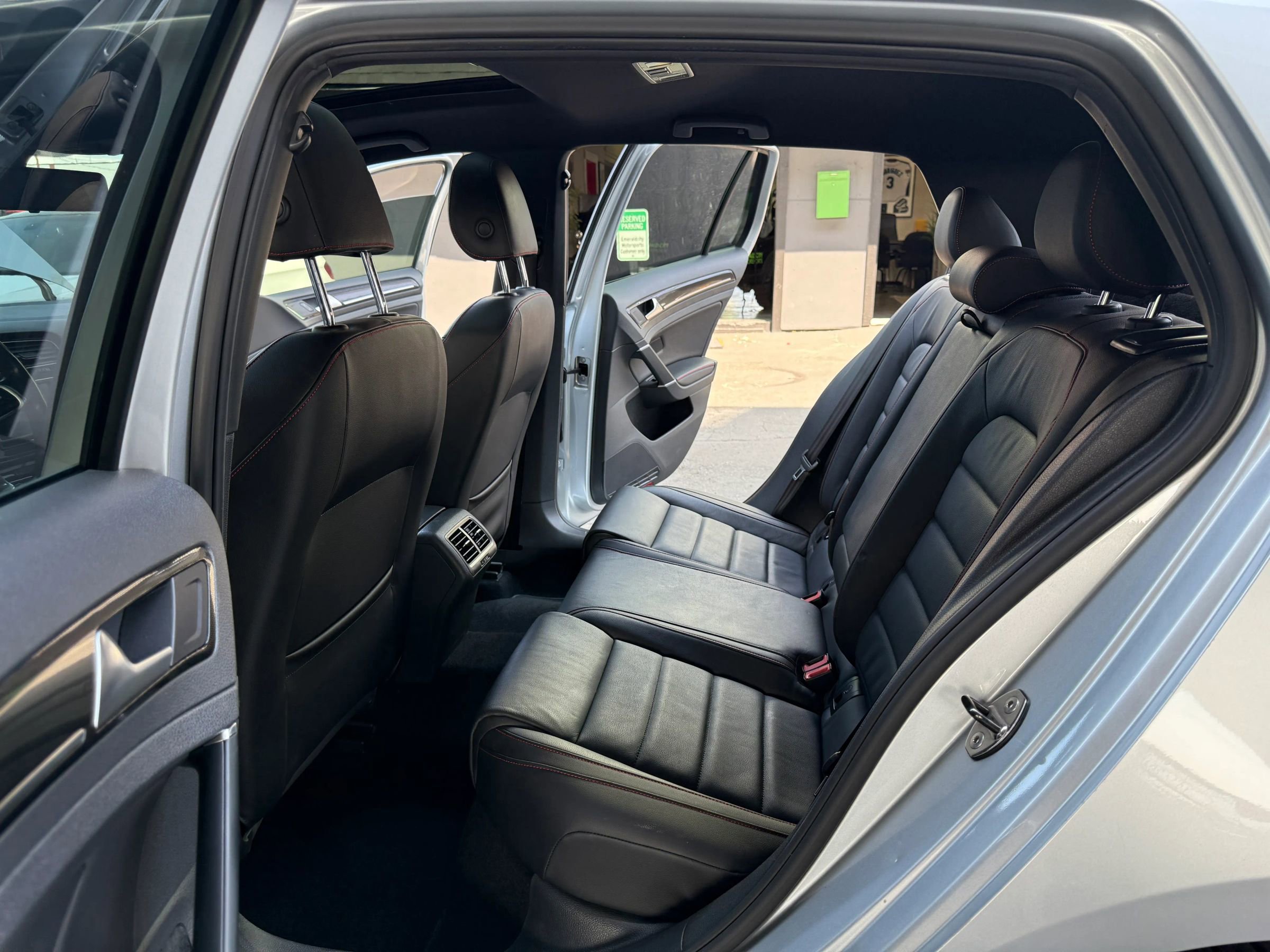 Used 2017 Volkswagen GTI SE image 13
