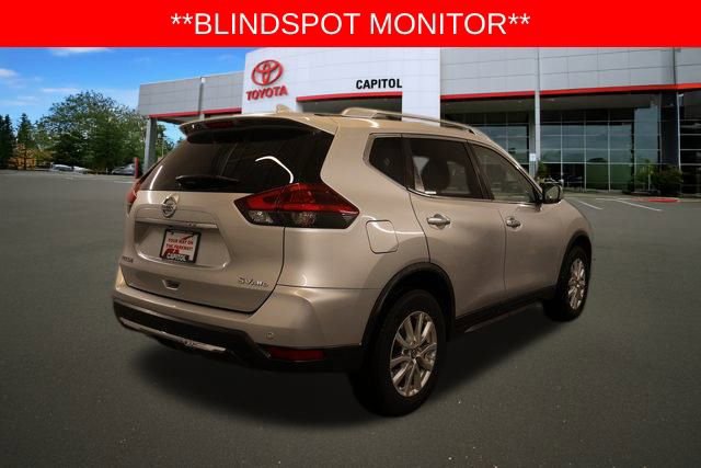 Used 2020 Nissan Rogue SV image 3