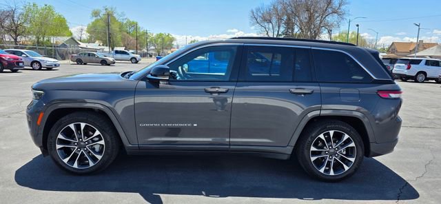 Used 2024 Jeep Grand Cherokee Overland AWD/4WD image 4