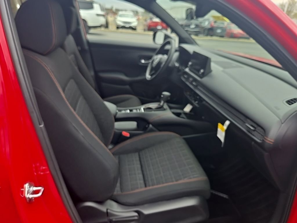 Used 2025 Honda HR-V Sport image 32