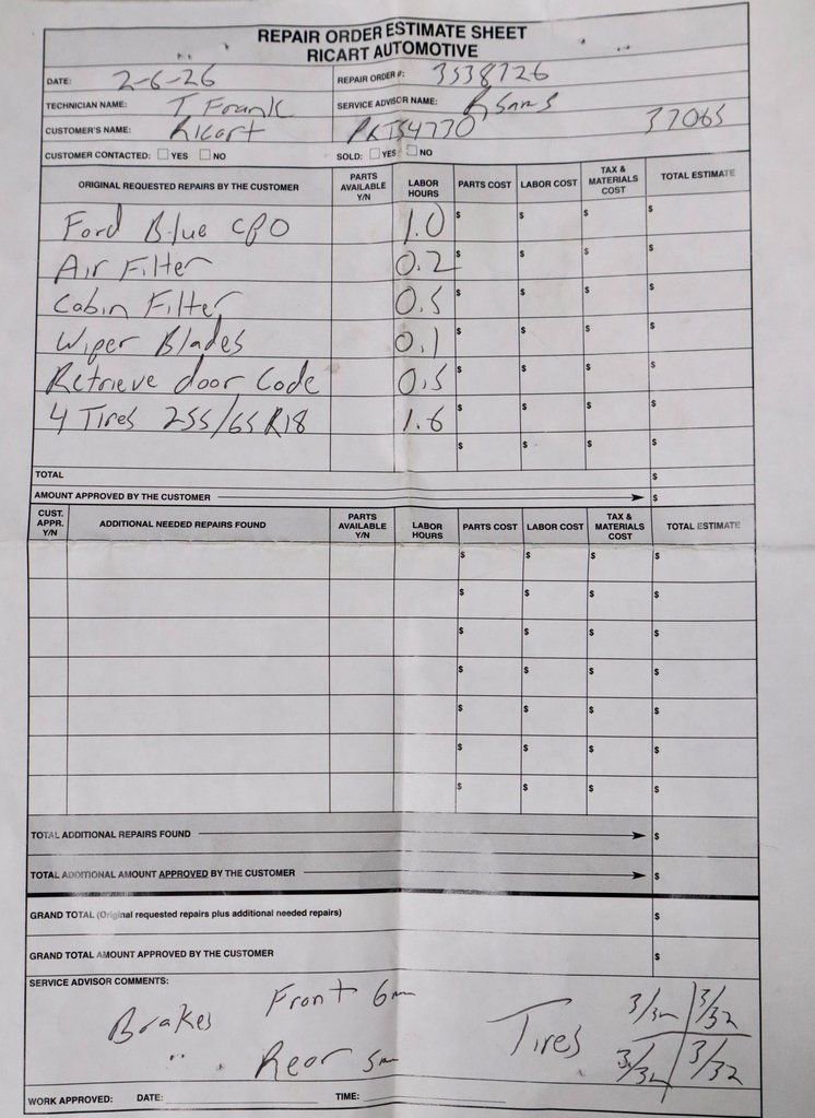 Certified 2022 Ford Explorer XLT w/ Equipment Group 202A image 5