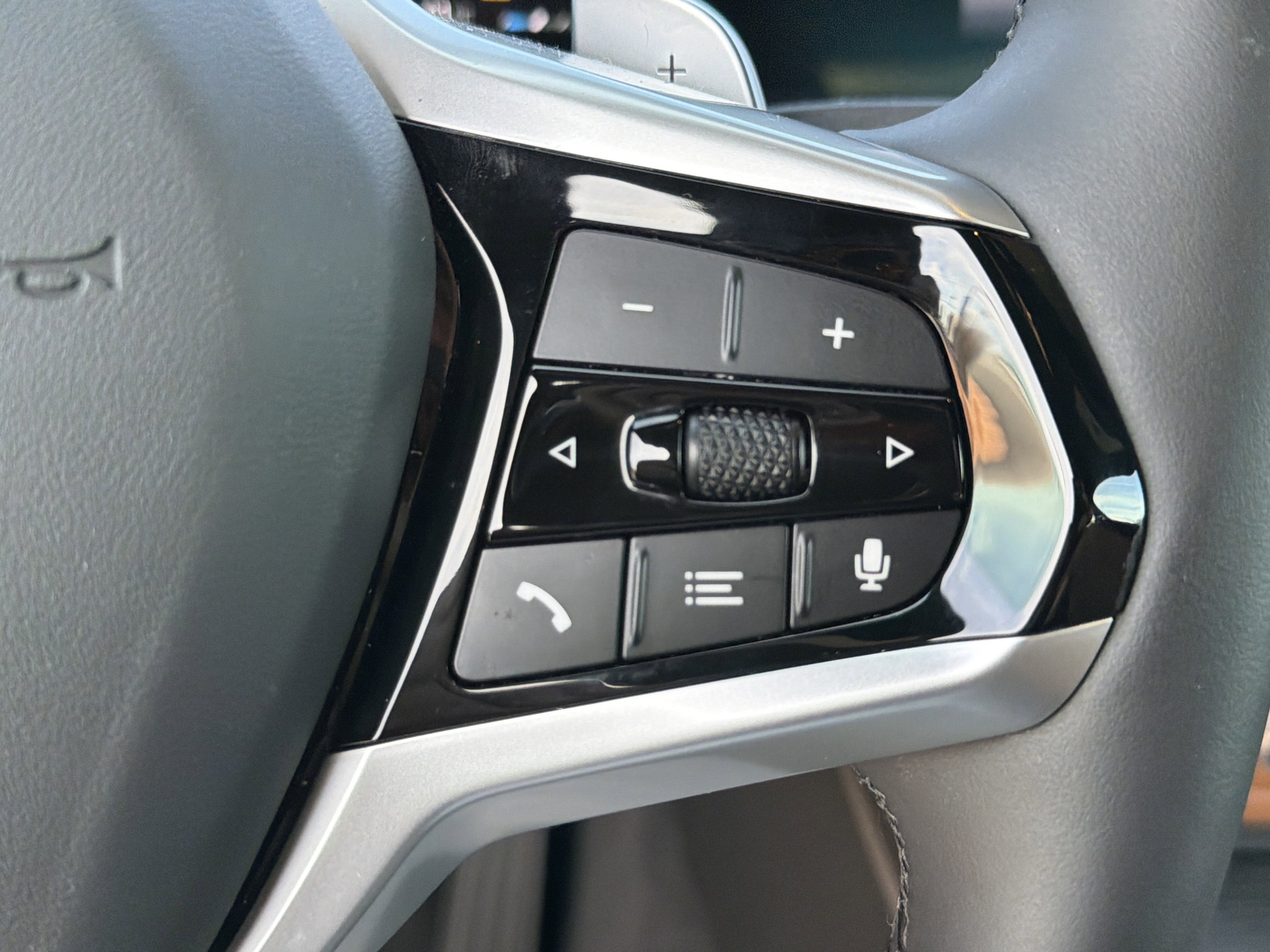 Certified 2025 BMW 430i Coupe w/ Convenience Package image 10