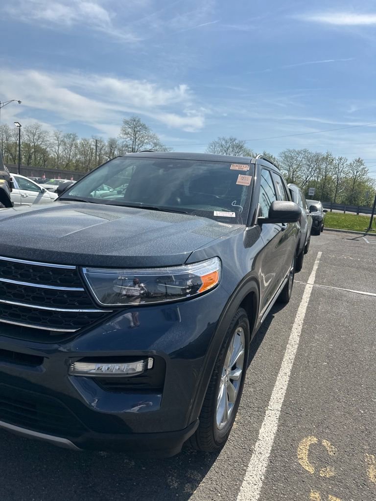 Used 2023 Ford Explorer XLT w/ Equipment Group 202A image 6