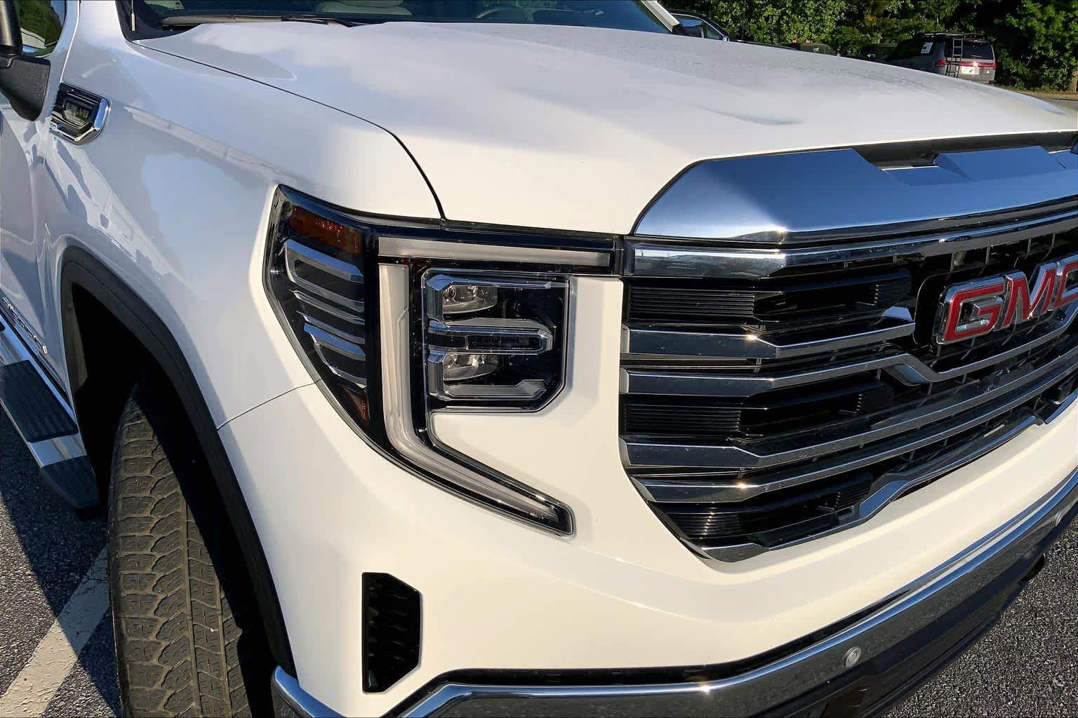 Used 2025 GMC Sierra 1500 SLT w/ SLT Premium Plus Package AWD/4WD image 26