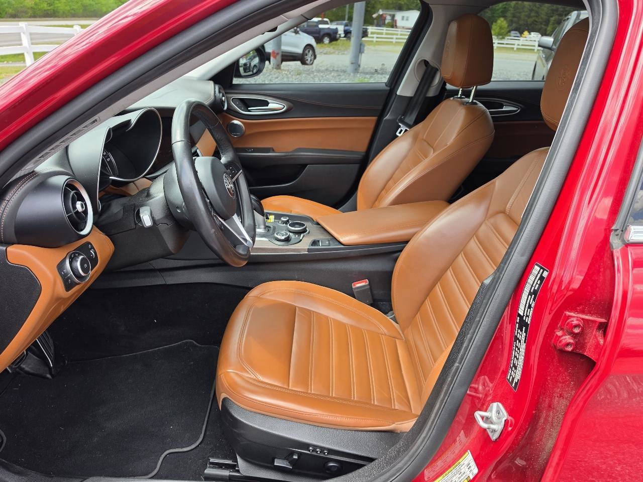 Used 2018 Alfa Romeo Giulia Ti w/ Quick Order Package 22Z Lusso RWD image 3