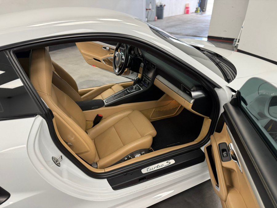 Used 2015 Porsche 911 Turbo S AWD/4WD image 40