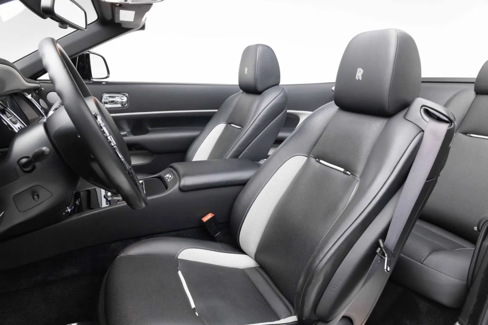 Used 2019 Rolls-Royce Dawn RWD image 8
