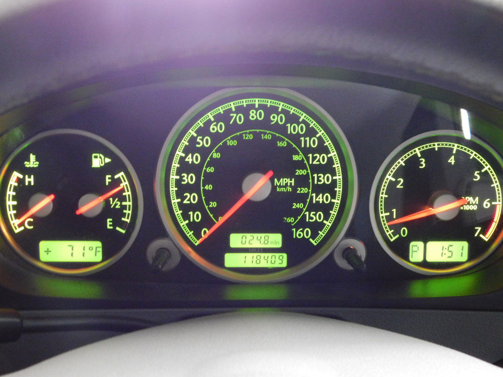 Used 2005 Chrysler Crossfire Limited image 17