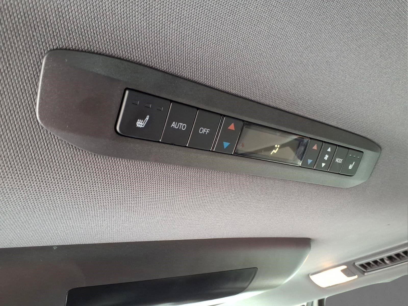 Used 2022 Toyota Sienna Platinum FWD image 17