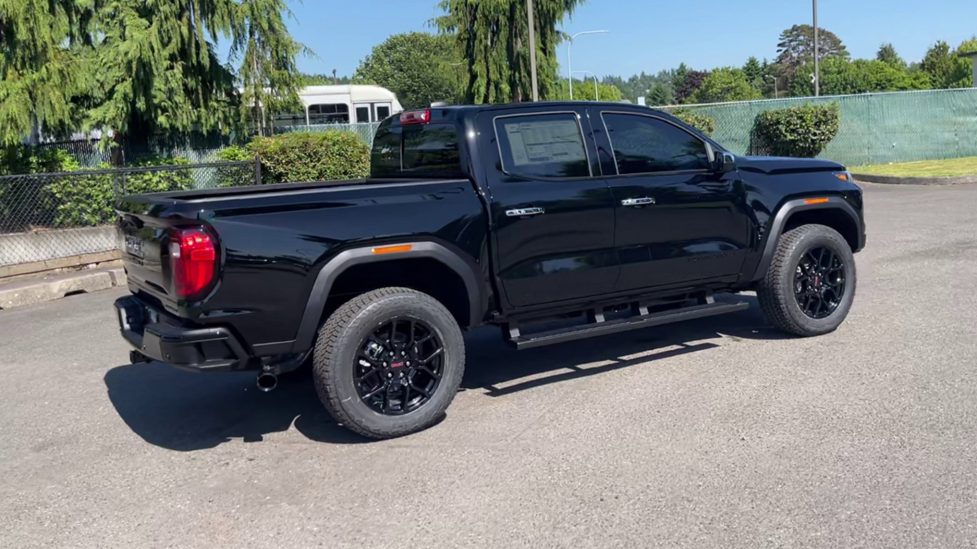 New 2025 GMC Canyon Denali w/ LPO, Denali Black Edition image 77