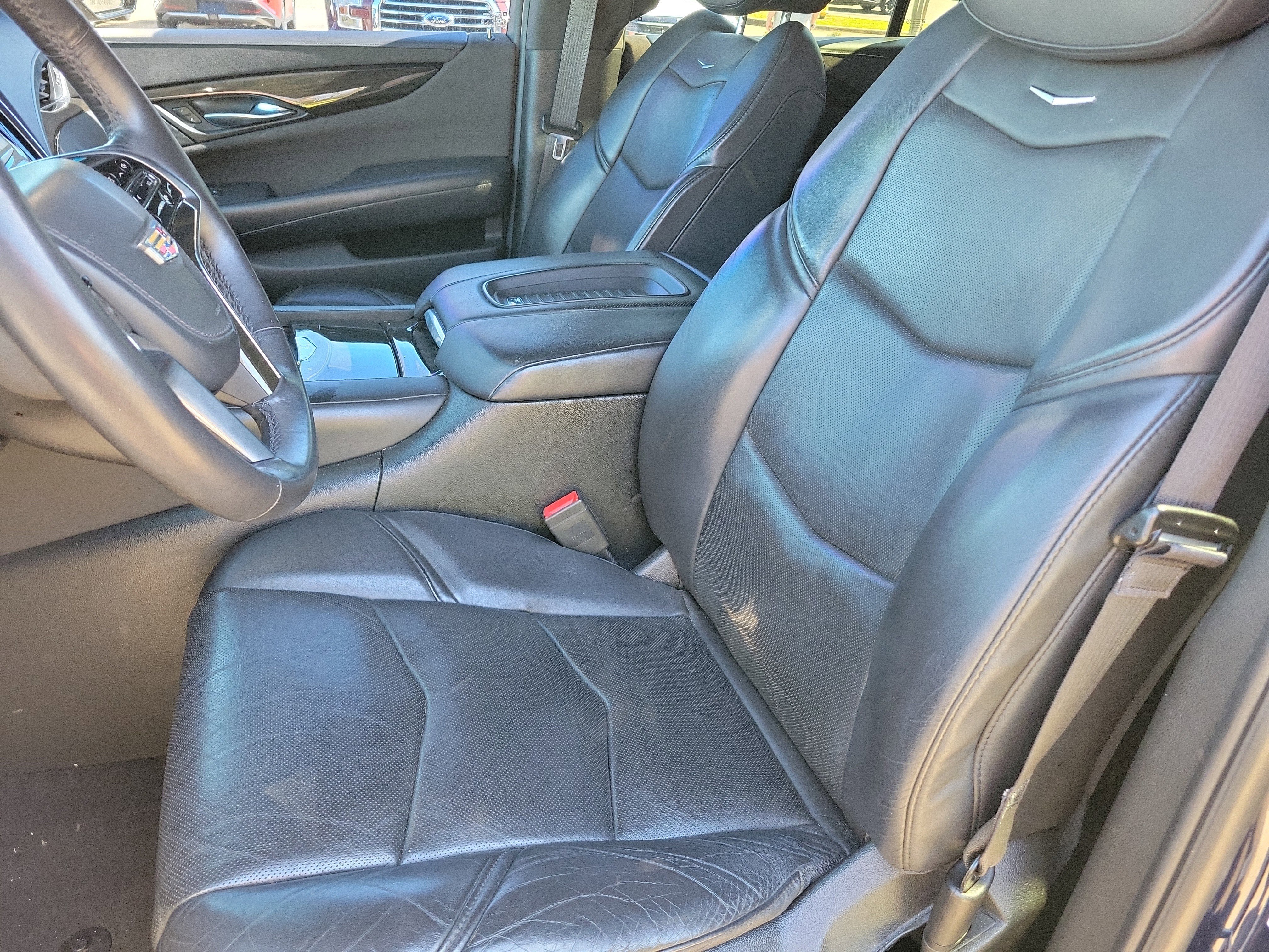 Used 2018 Cadillac Escalade ESV Platinum image 4