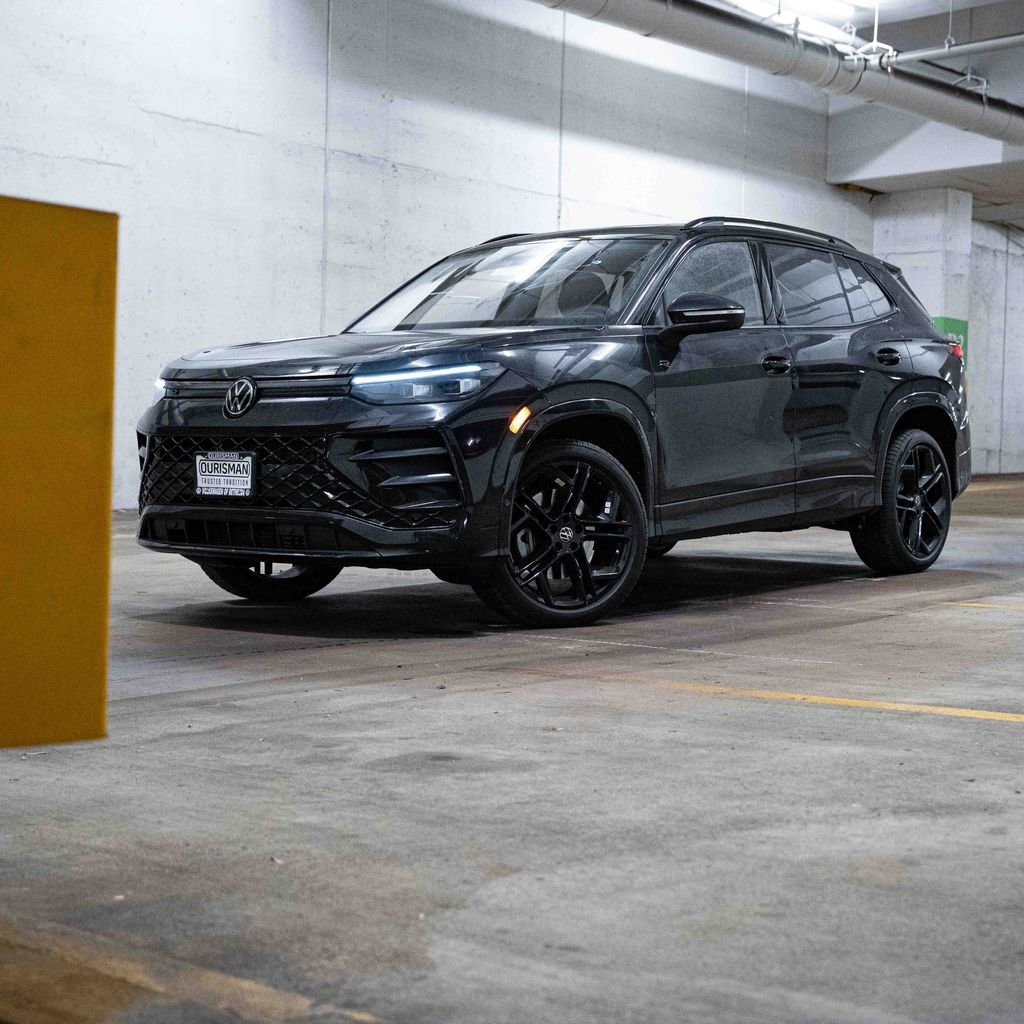 New 2026 Volkswagen Tiguan SE R-Line image 1