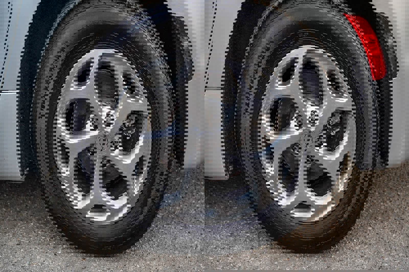 Used 2023 Chrysler Pacifica Limited image 7