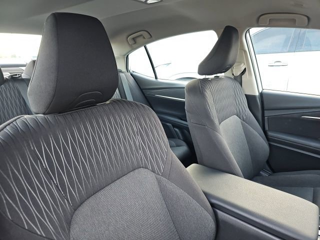 Used 2025 Toyota Camry LE image 27