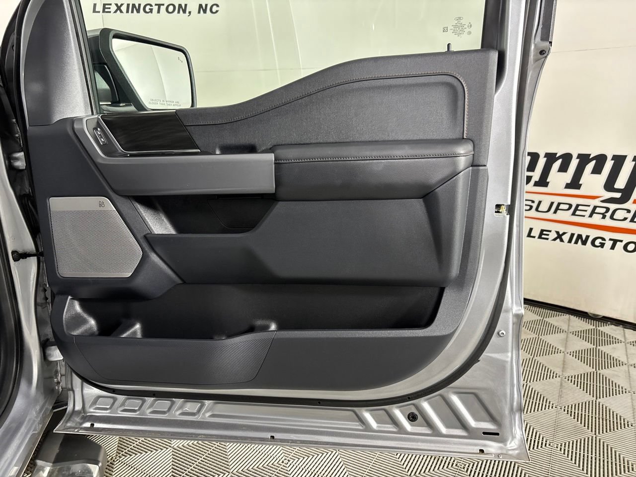 Used 2025 Ford F150 Lariat w/ Equipment Group 501A Mid AWD/4WD image 30