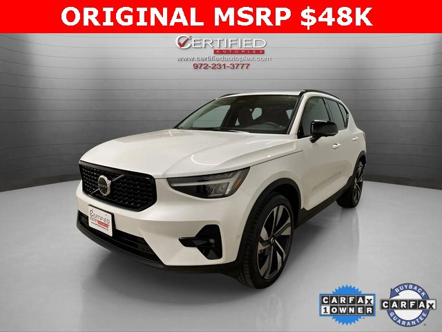 Used 2025 Volvo XC40 B5 Plus image 1