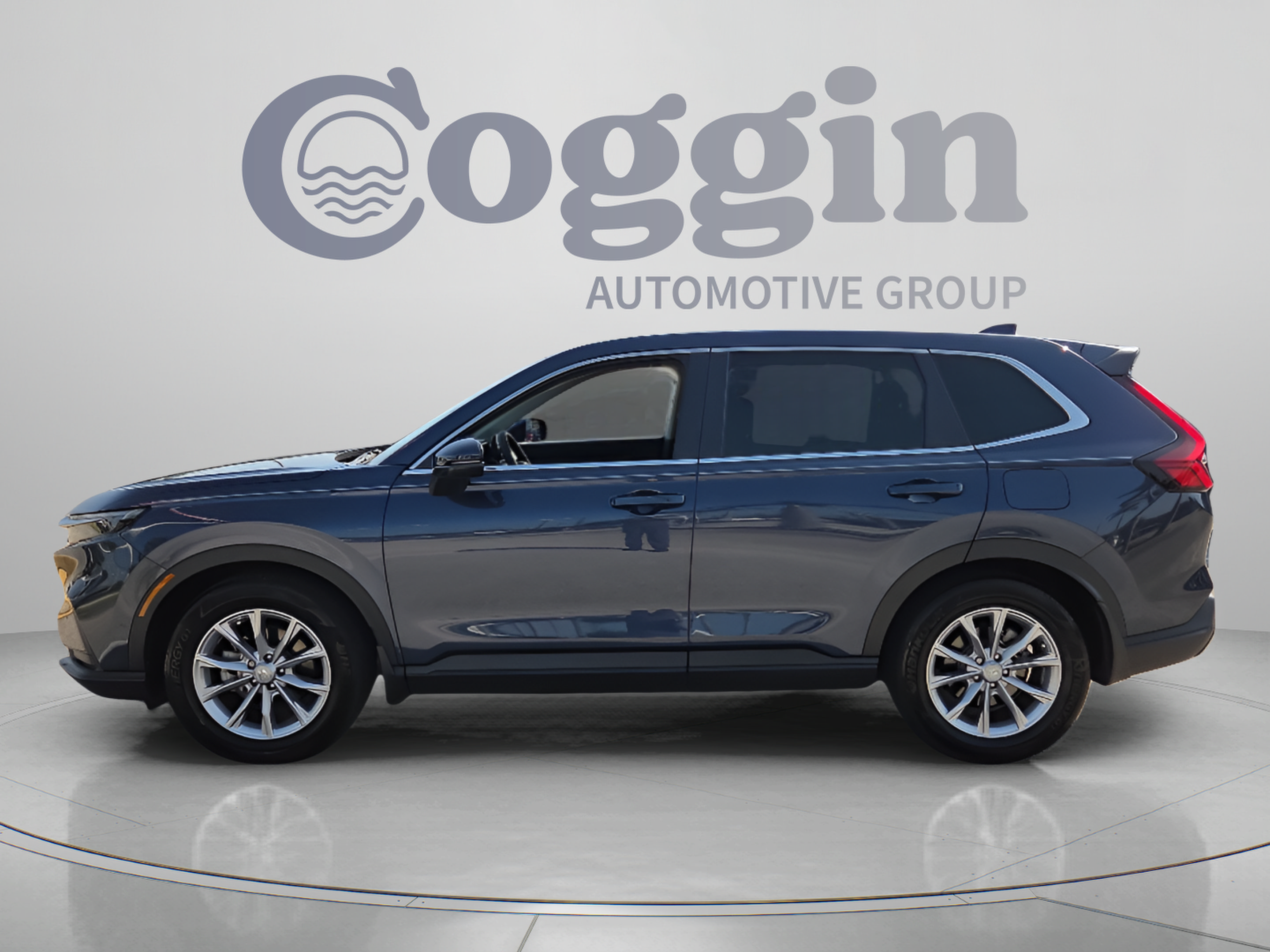 Used 2025 Honda CR-V EX image 2