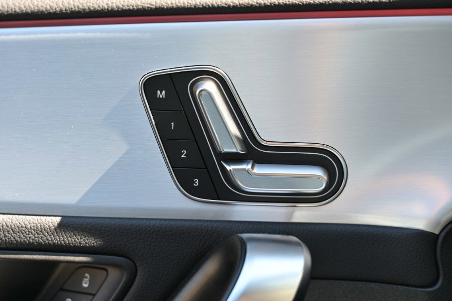 Used 2025 Mercedes-Benz CLA 250 4MATIC image 19