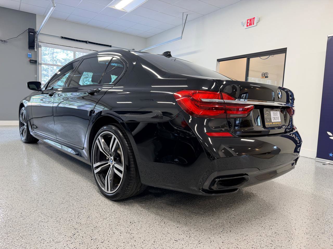 Used 2019 BMW 740i w/ M Sport Package RWD image 5