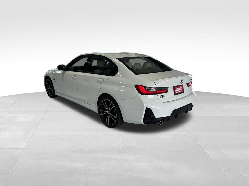 Used 2023 BMW 330e w/ M Sport Package RWD image 3