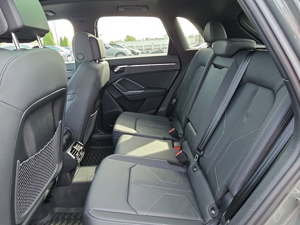 Used 2025 Audi Q3 2.0T Premium w/ Convenience Package AWD/4WD image 12
