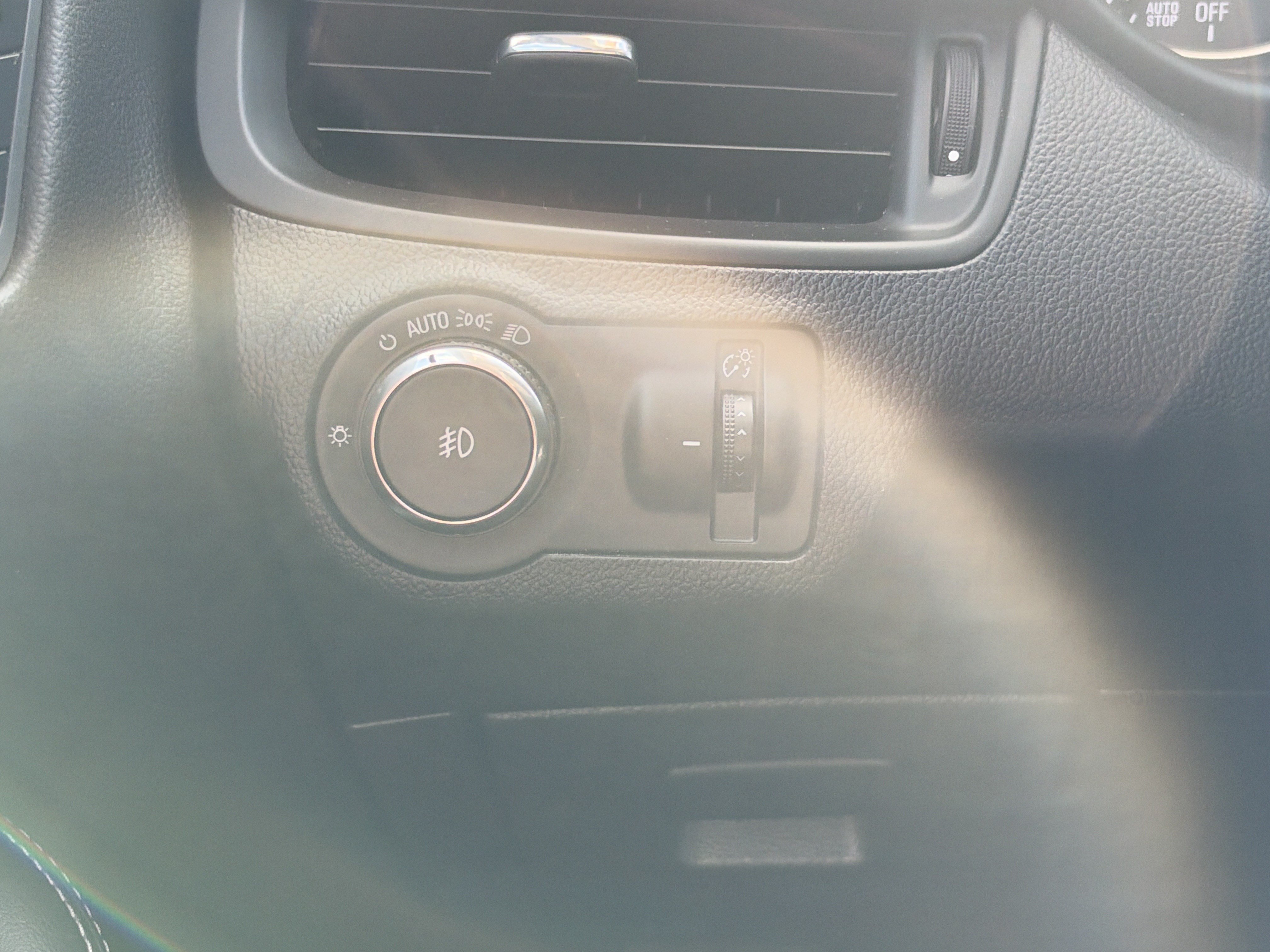 Used 2019 Buick Envision Premium AWD/4WD image 29