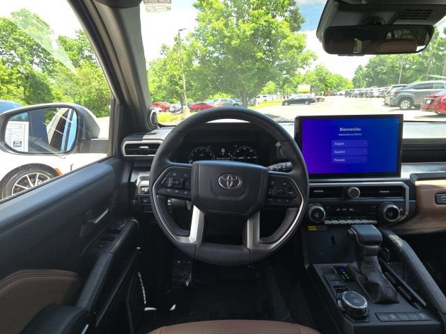 Used 2025 Toyota 4Runner Limited AWD/4WD image 15