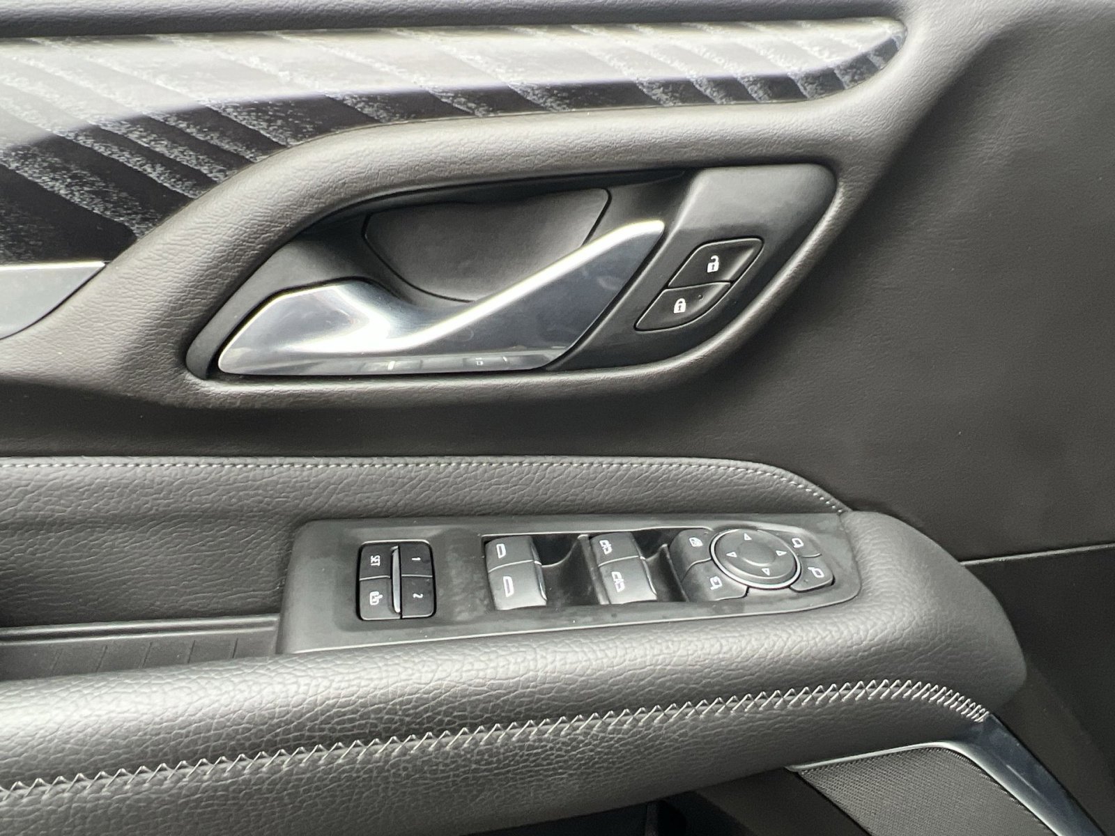 Used 2021 GMC Yukon Denali image 13