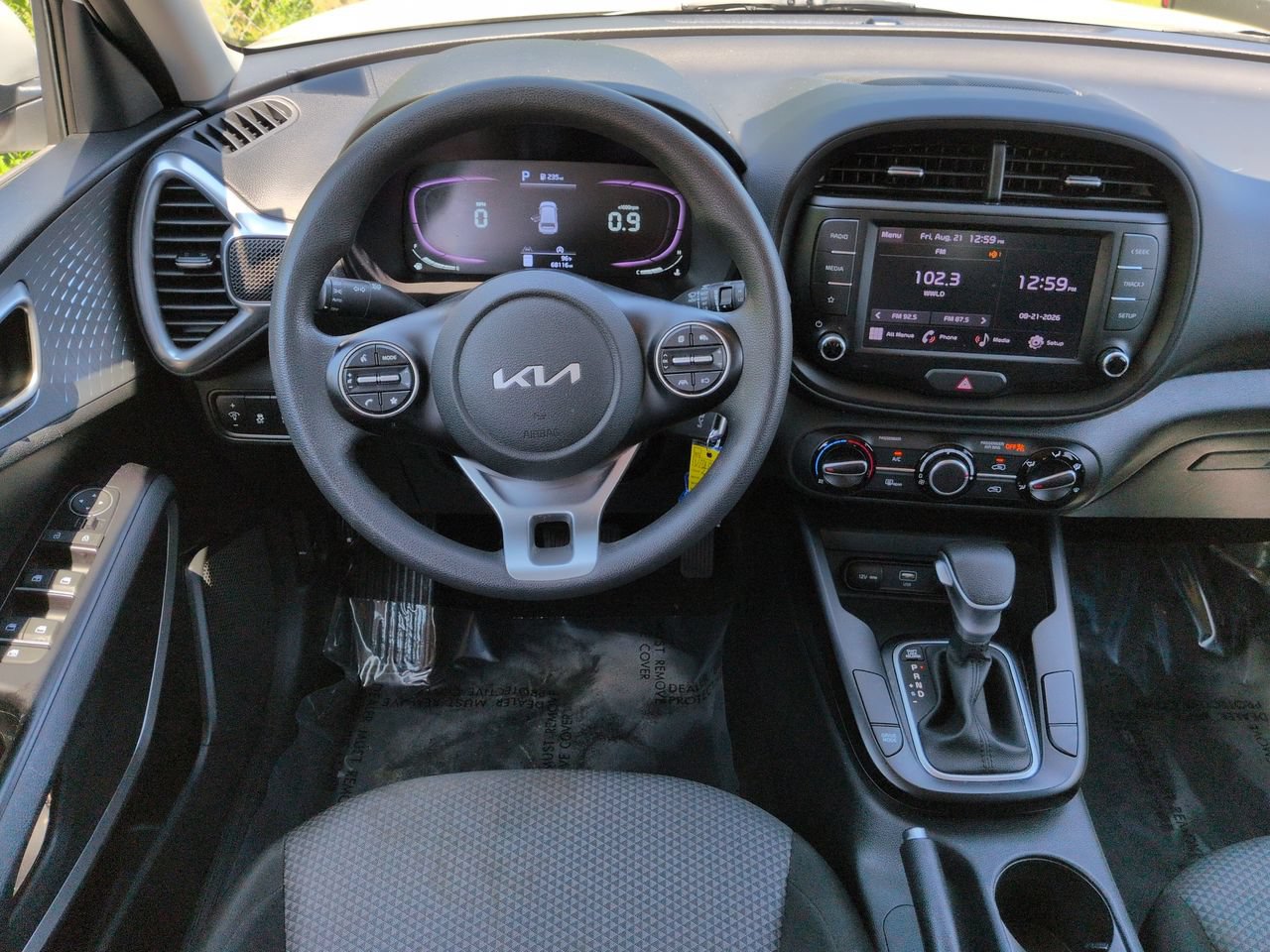 Certified 2023 Kia Soul LX w/ LX Technology Package FWD image 16