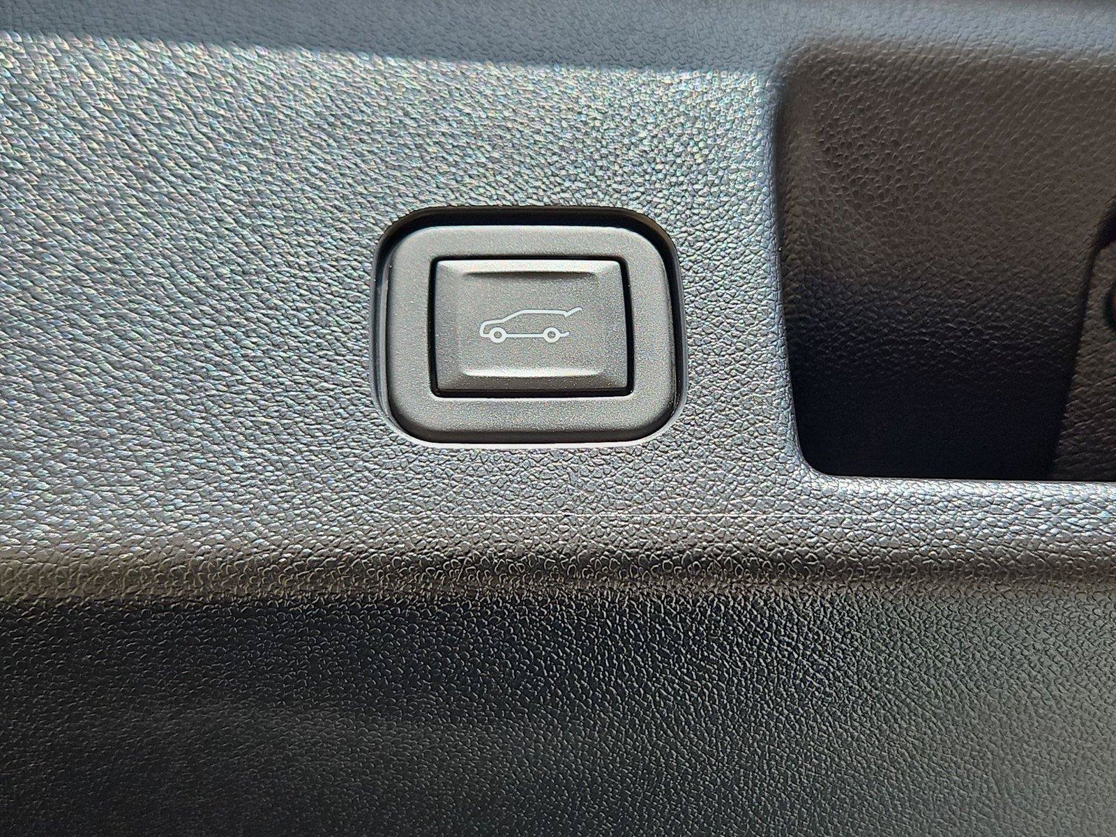 Used 2024 Chevrolet Equinox EV LT FWD image 30