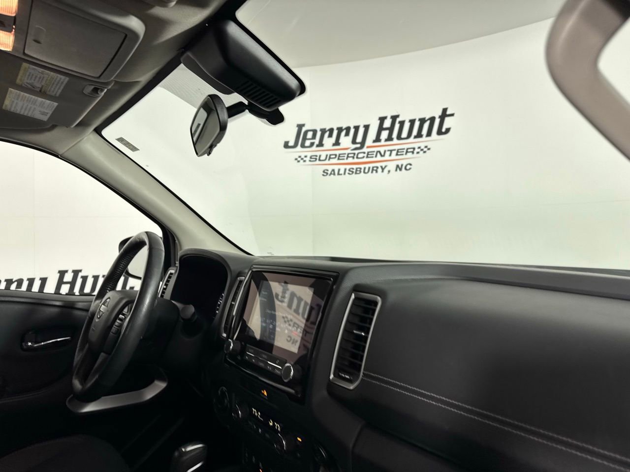 Used 2022 Nissan Frontier SV image 30