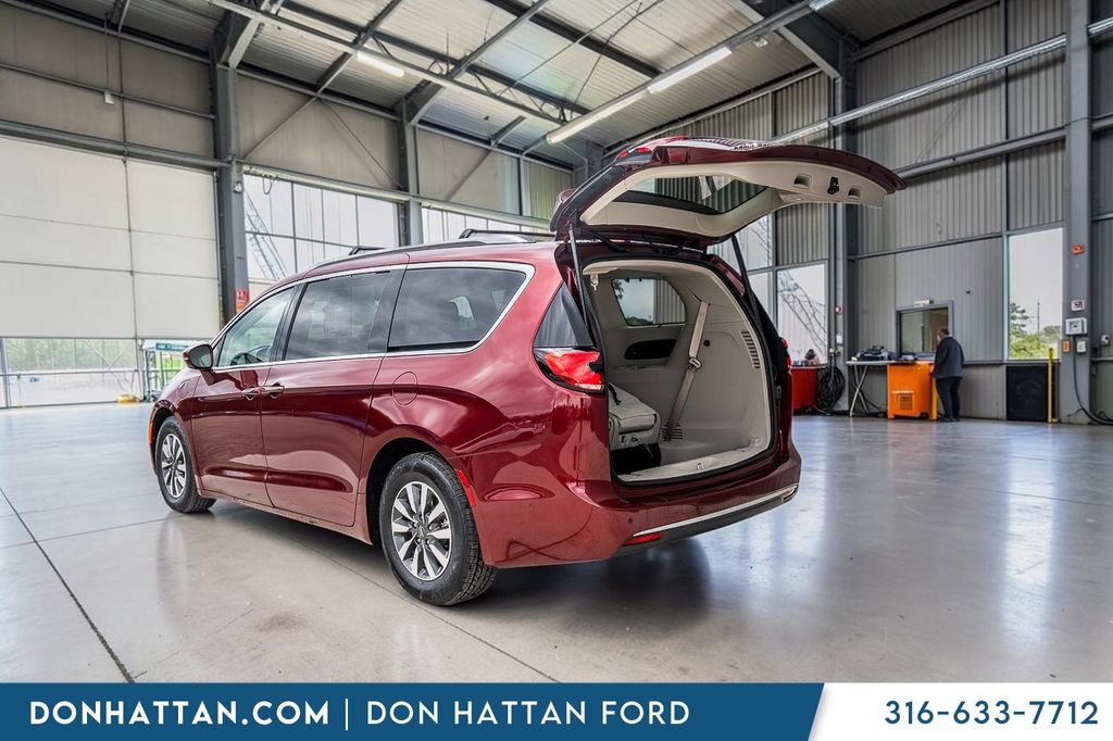 Used 2021 Chrysler Pacifica Touring-L FWD image 25