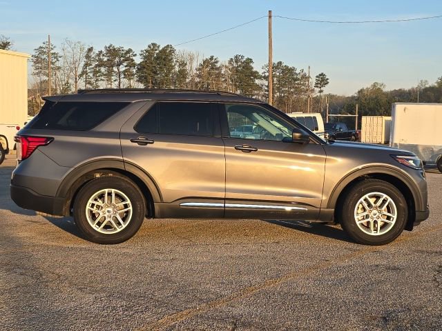 Used 2025 Ford Explorer Active RWD image 6