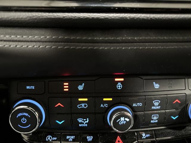 Used 2023 Dodge Durango SXT AWD/4WD image 30