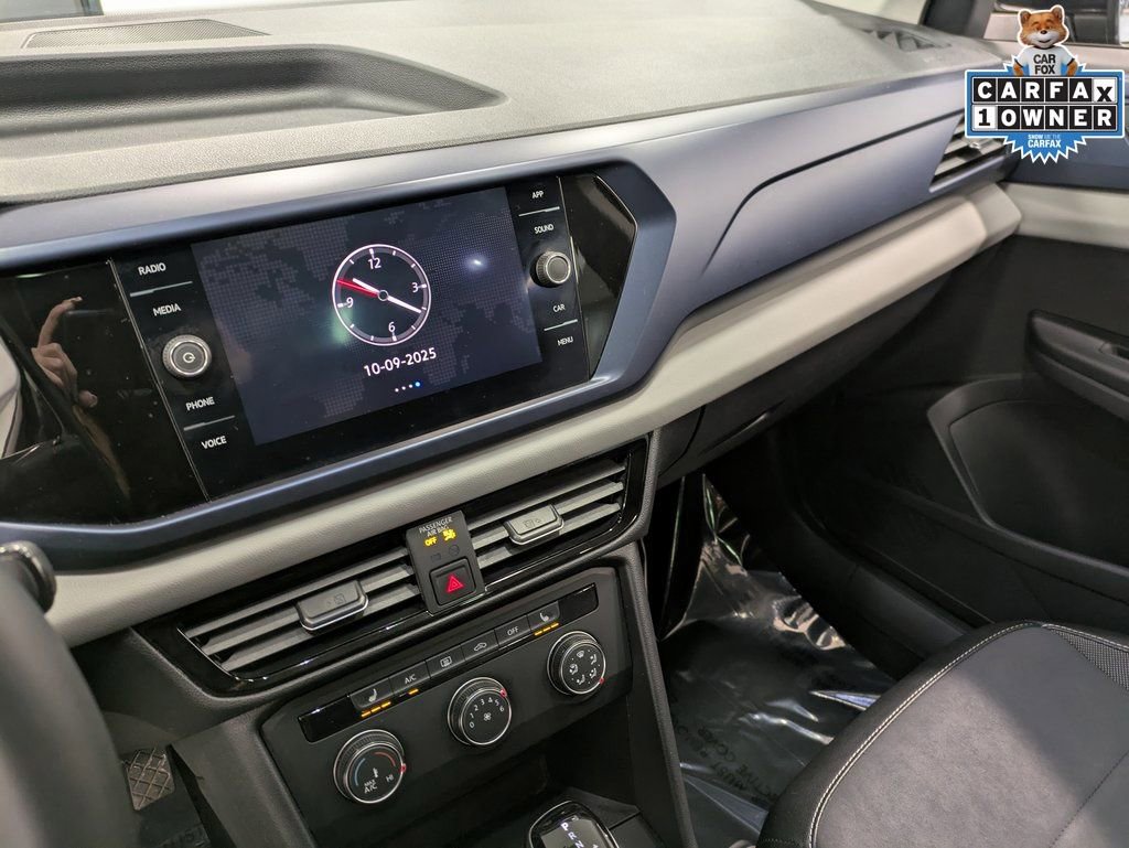 Used 2022 Volkswagen Taos SE w/ Panoramic Sunroof Package image 13