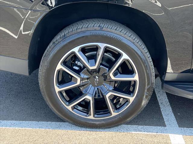 Used 2025 Chevrolet Suburban RST w/ Comfort Package AWD/4WD image 8