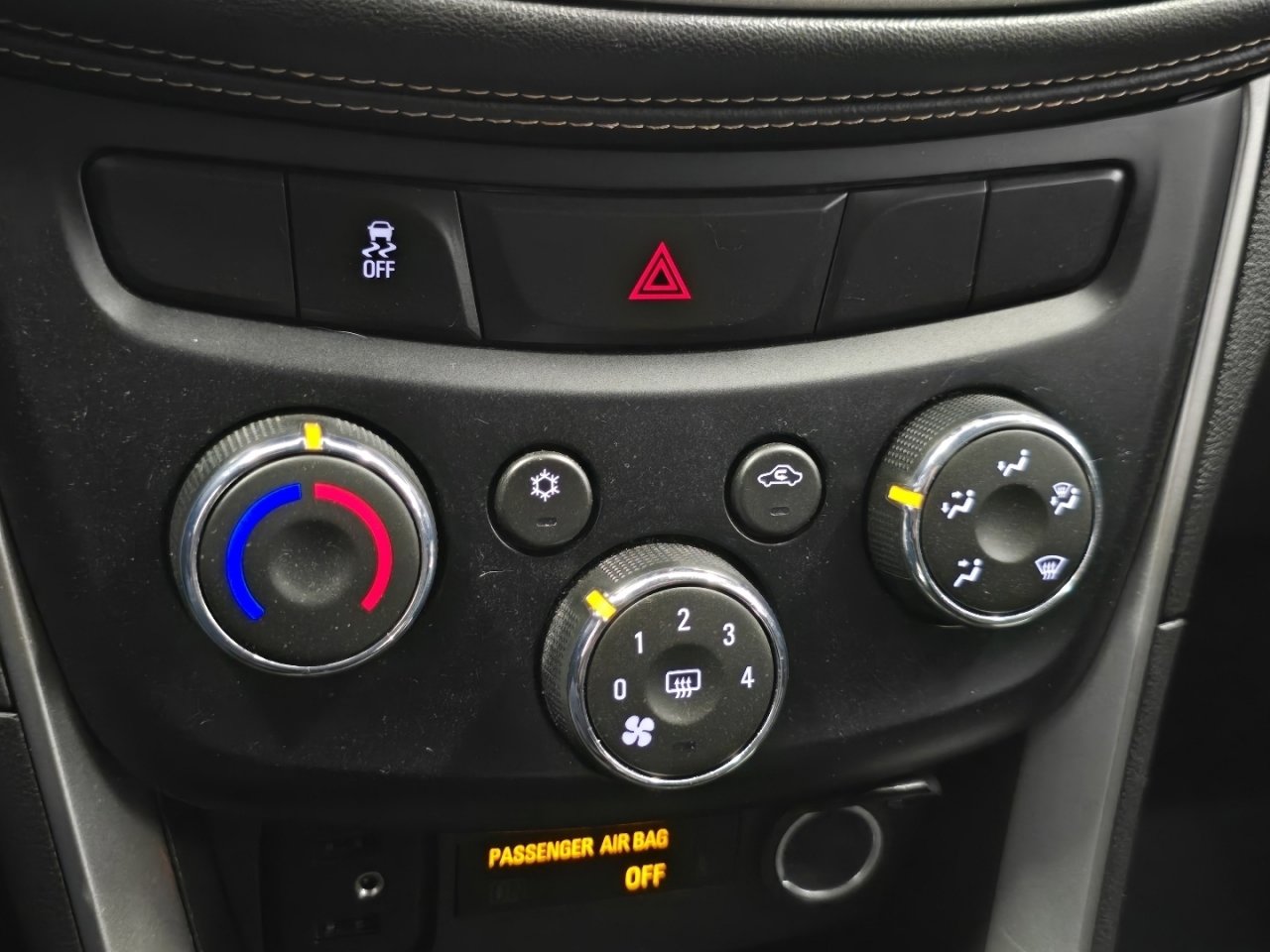 Used 2019 Chevrolet Trax LT w/ Driver Confidence Package image 26