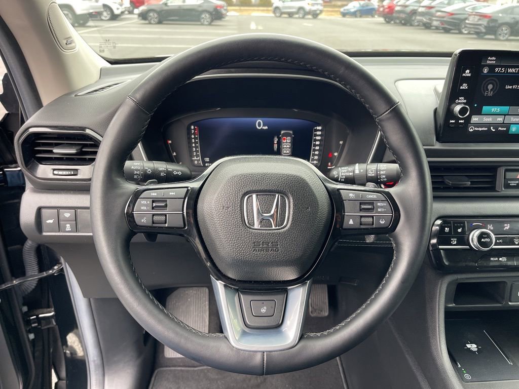 Used 2025 Honda Pilot Elite image 17
