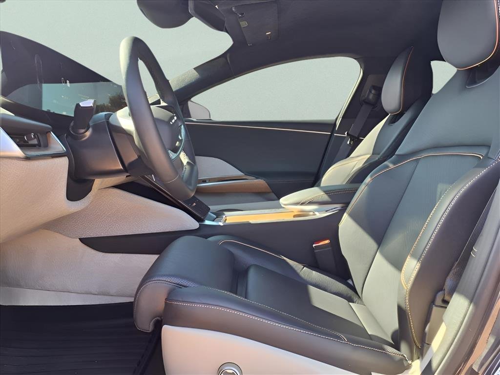 Used 2025 Lucid Air Pure image 11